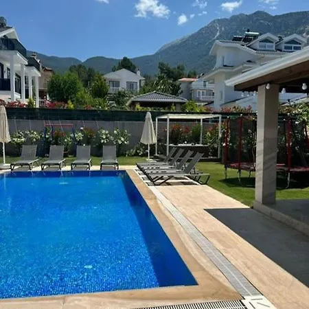 Babadag- Zwembad/jacuzzi/speeltoestellen Hotel Fethiye
