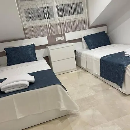 Hotel Babadag- Zwembad/jacuzzi/speeltoestellen 4*