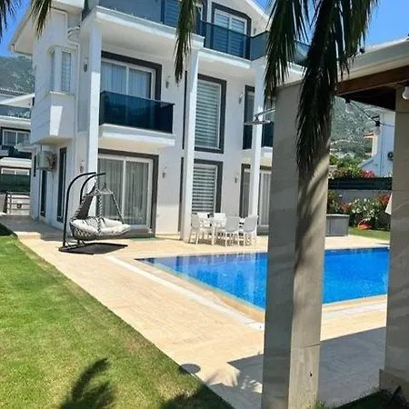 Babadag- Zwembad/jacuzzi/speeltoestellen Hotel Fethiye