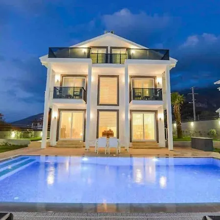 Babadag- Zwembad/jacuzzi/speeltoestellen 4* Fethiye