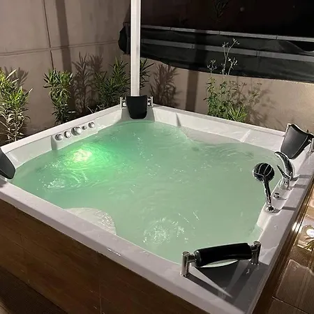 Babadag- Zwembad/jacuzzi/speeltoestellen 4*