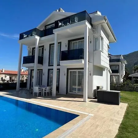 Babadag- Zwembad/jacuzzi/speeltoestellen 4* Fethiye